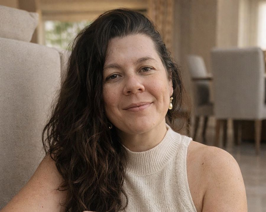Nat Rabelais, autora de A Mulher de Dentro